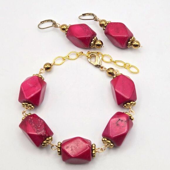 Unbranded Jewelry - Deep Pink Dyed Stone and Gold Tone Bracelet and Earrings Jewelry Set